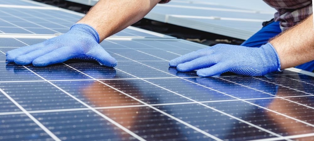 Waar moet je op letten bij het plaatsen van zonnepanelen?